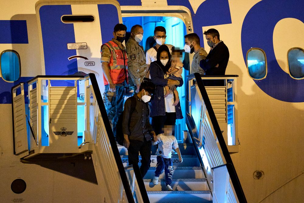 Más de 1.700 de los afganos que llegaron a España están en el sistema de acogida aprendiendo el idioma