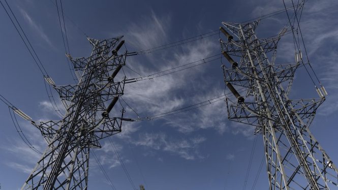 El precio de la luz marcará mañana el sábado más caro de la historia, con 239,53 euros/MWh