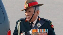 Muere el jefe del Estado Mayor de India junto a 12 soldados tras estrellarse el helicóptero en el que viajaban