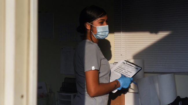 Cinco razones para ser optimistas con la variante ómicron