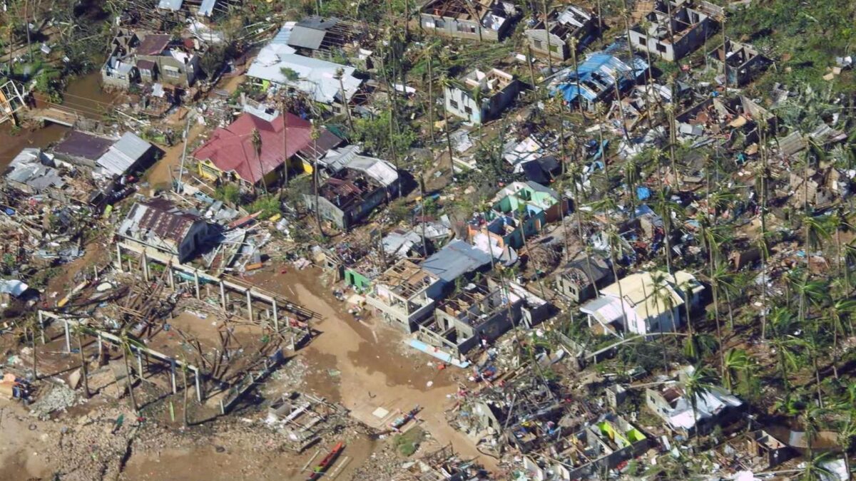 (VÍDEO) El tifón Rai deja al menos 31 muertos y más de 328.000 desplazados en Filipinas