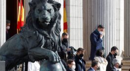 Sánchez insta a "cuidar" la Constitución mientras Podemos urge a cambiar una Carta Magna que "solo tiene padres"