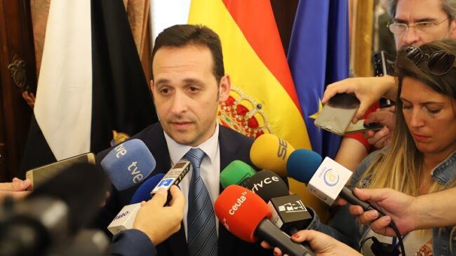 Vox pide reforzar la frontera de Ceuta y alerta de la entradas de sirios y yemeníes