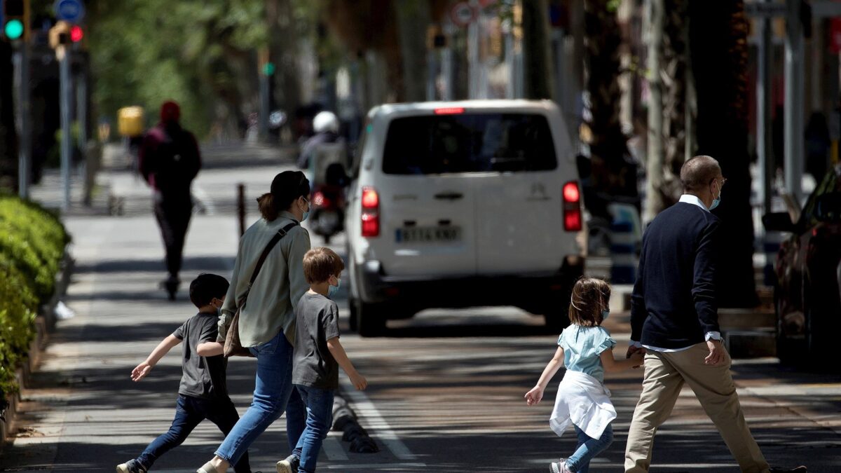 Denuncian acoso contra la familia que logró que se aprobara el 25% de enseñanza en castellano en Cataluña