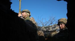 Ucrania acusa a las fuerzas separatistas prorrusas de la muerte de uno de sus soldados por un bombardeo en el Donbás