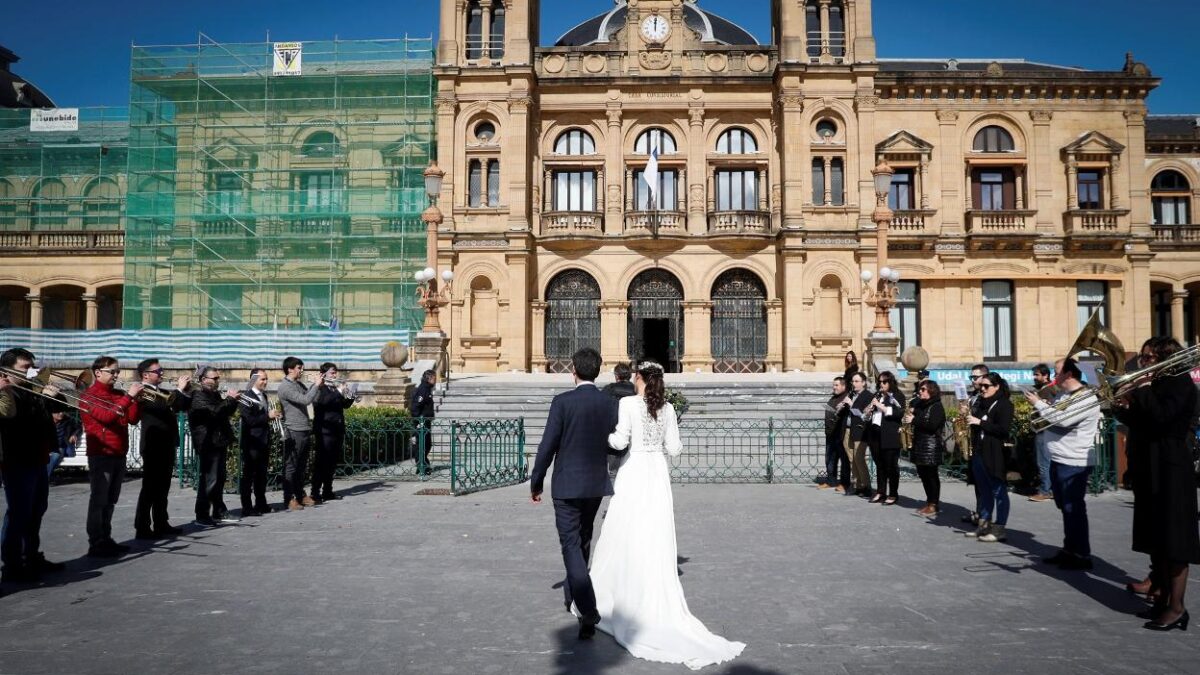 2020, el año de la pandemia en datos: más muertos, menos bebés y la mitad de bodas