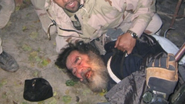 (FOTOGALERÍA) 'Operación Amanecer Rojo': el día en que Estados Unidos capturó a Saddam Hussein