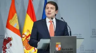 El apoyo del PSOE a enmiendas pactadas por Cs desató el adelanto de Mañueco