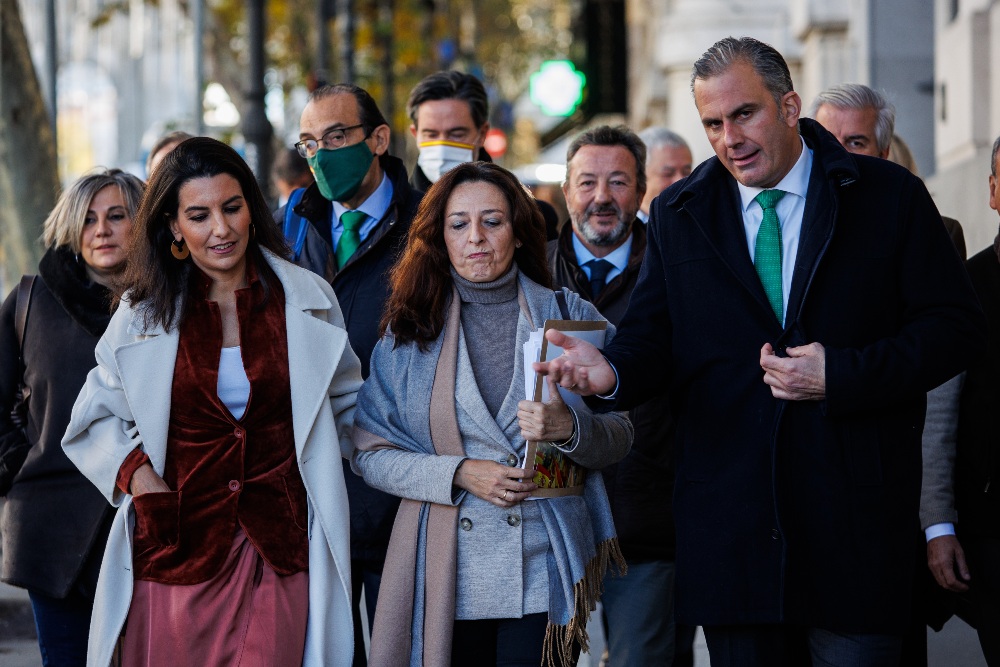 Por qué Vox pacta con Ayuso pero no con Almeida