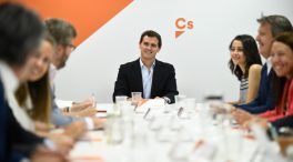 El 'núcleo duro' de Rivera afea a Arrimadas sus críticas a los pactos con el PP en 2019