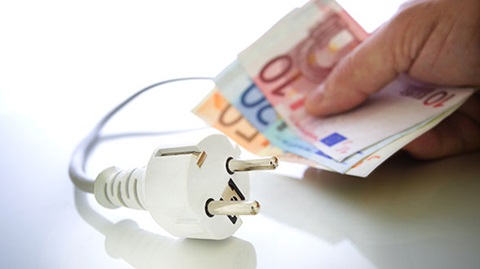 El precio de la luz marca su segundo precio más alto de la historia: 327,38 euros/MWh