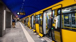 El metro de Berlín propone «comerse el estrés» con un billete comestible de cannabis