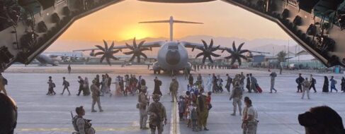 Defensa culmina un intenso año marcado por la «ejemplar» misión de rescate en Afganistán