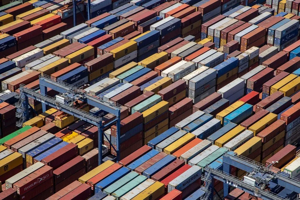 Amazon sortea la crisis de abastecimiento fabricando sus propios contenedores