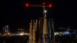 (VÍDEO) La Sagrada Familia estrena una torre después de 45 años: 138 metros de altura y una estrella de 5,5 toneladas