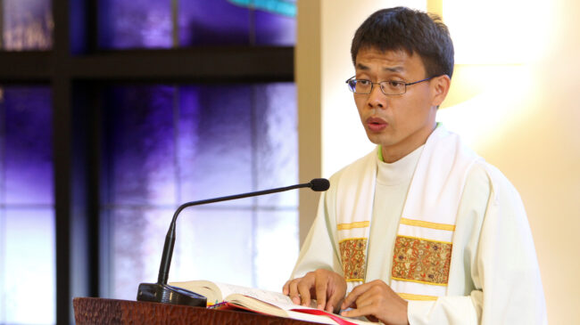 Nuevo ataque a la libertad de culto en China: Pekín prohibirá a extranjeros ofrecer servicios religiosos en línea