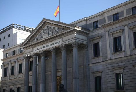 El Congreso aprueba que huérfanos de violencia machista cobren pensión tras su adopción o si su padre no es el asesino