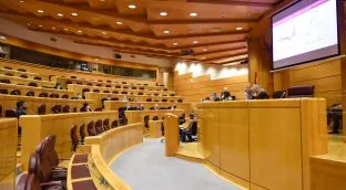 Un «gol del PP» retrasa los Presupuestos y frustra la celebración de Sánchez en el Senado