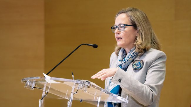 Calviño espera que la luz verde de los 27 para el desembolso del primer tramo de fondos llegue este mes