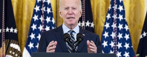 Cumbre por la Democracia: un rearme contra los dictadores