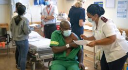 Sudáfrica elimina la cuarentena para los asintomáticos