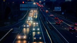 La vuelta anticipada del puente complica el tráfico en todos los accesos a Madrid