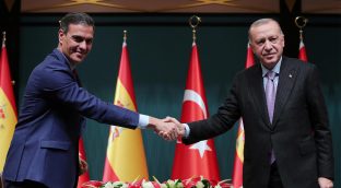 Guiño de Erdogan a Sánchez en plena crisis en Oriente Próximo: quiere otro buque de Navantia