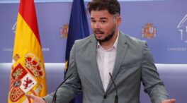 La izquierda y los socios del Gobierno pretenden censurar a medios incómodos en la sala de prensa del Congreso
