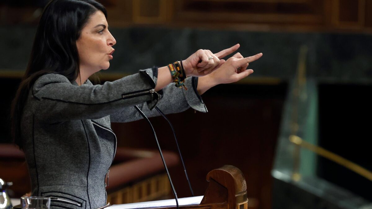 (VÍDEO) Olona acalla las lecciones de feminismo de Irene Montero: «Su pareja ha fantaseado con azotar a una mujer hasta hacerla sangrar»