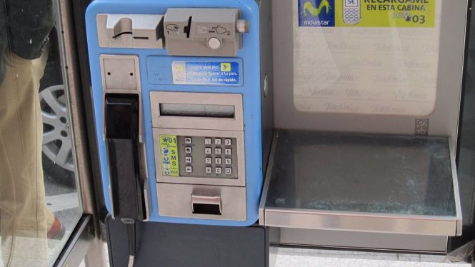 Castilla-La Mancha dice adiós a sus cabinas telefónicas
