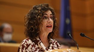 El Gobierno prorrogará seis meses la rebaja del IVA de las mascarillas en el 4%