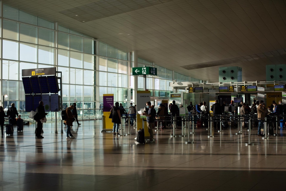 Las aerolíneas cerrarán 2021 con menos de la mitad de pasajeros que antes de la pandemia