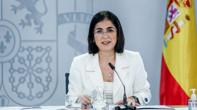 Denuncian a la ministra Darias por dar una rueda de prensa sin mascarilla