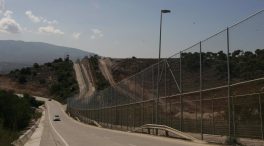 Casi un centenar  de personas tratan de entrar de forma ilegal en Melilla