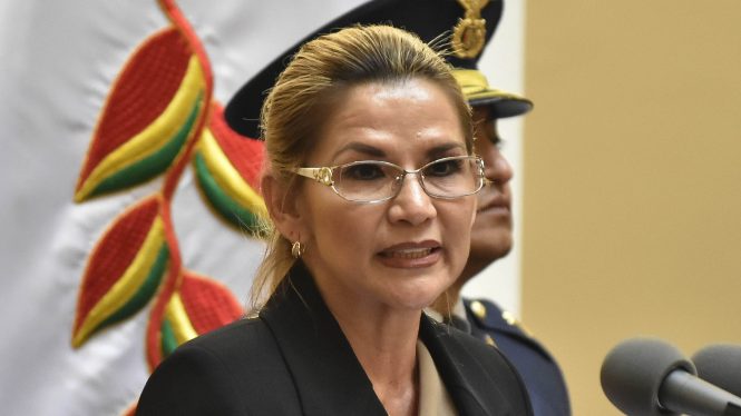 La Justicia amplía tres meses la prisión provisional de la expresidenta de Bolivia Jeanine Áñez