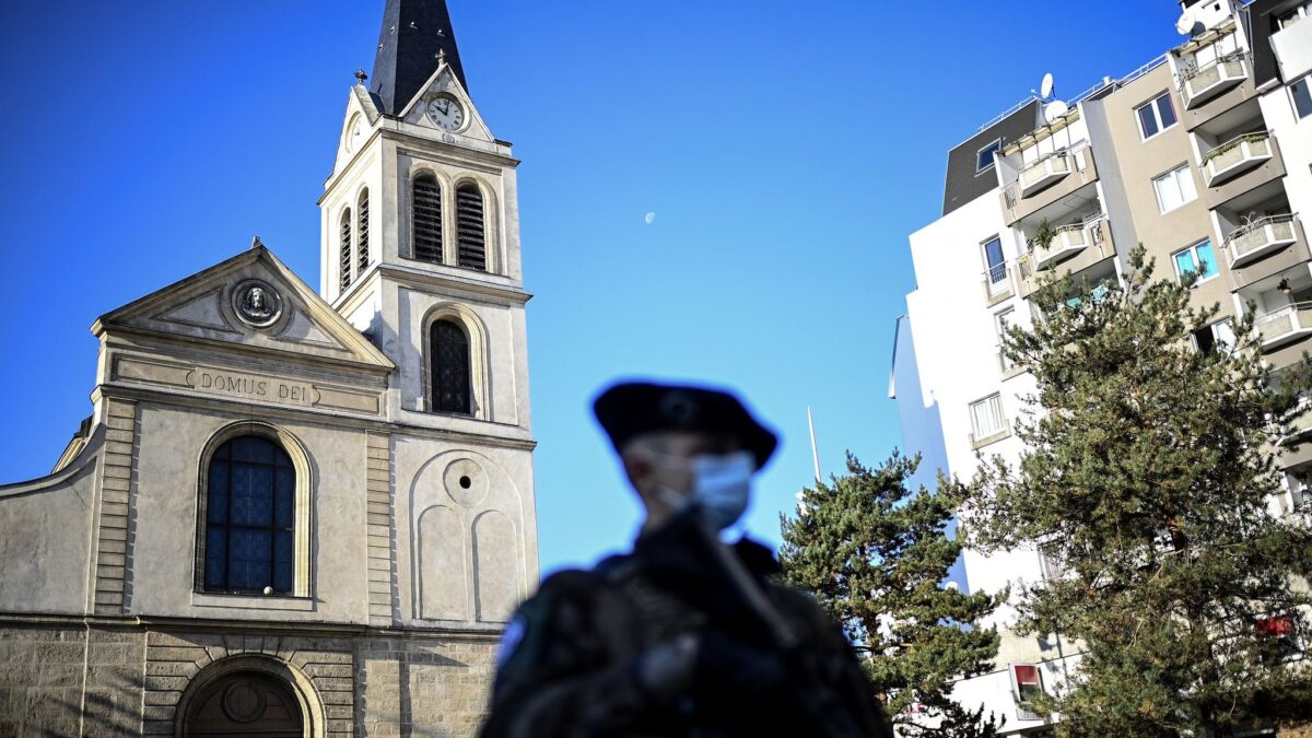 Francia, obligada a aumentar la seguridad en las iglesias durante la Navidad ante la amenaza terrorista