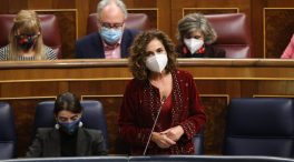 Hacienda prorroga la rebaja fiscal de la luz hasta abril, pero los cargos de la factura vuelven a subir