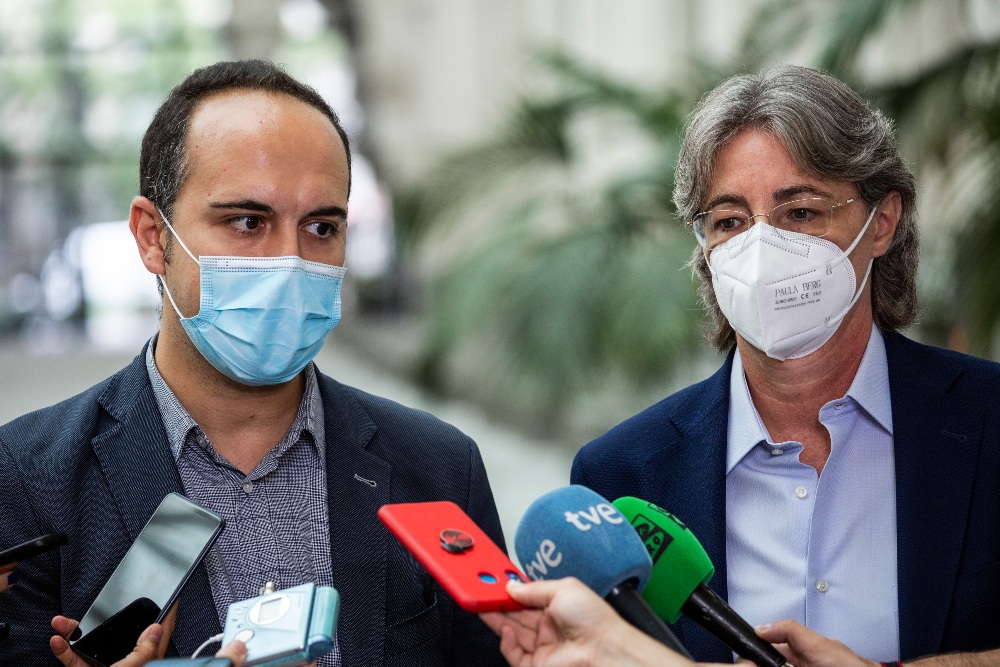 Los concejales 'carmenistas' se ofrecen a Almeida para desbloquear los Presupuestos que rechaza Vox