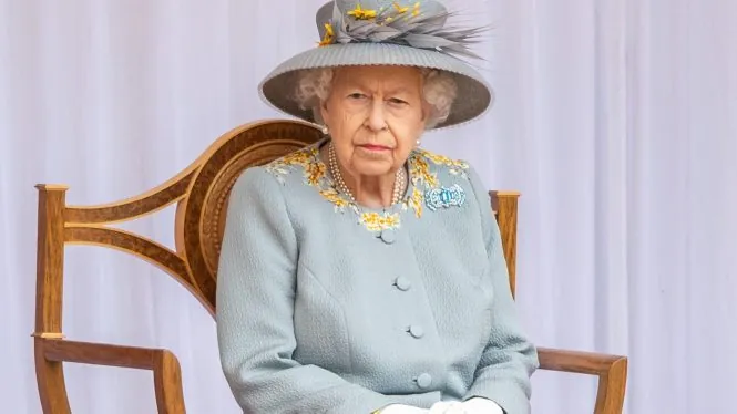 La reina Isabel II presionó para que nombrasen a su hijo Andrés como «enviado comercial»
