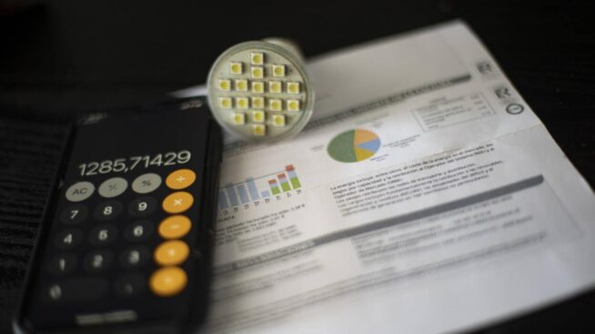 El precio de la luz se vuelve a disparar: 181 euros el MWh