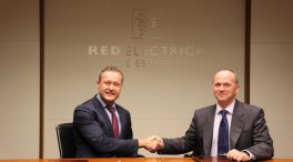 Red Eléctrica se une con KKR para invertir en Reintel, el operador de fibra oscura
