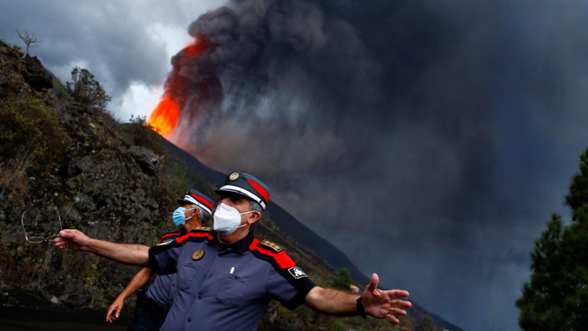 Confinan a la población de Los Llanos, El Paso y Tazacorte en La Palma por la mala calidad del aire