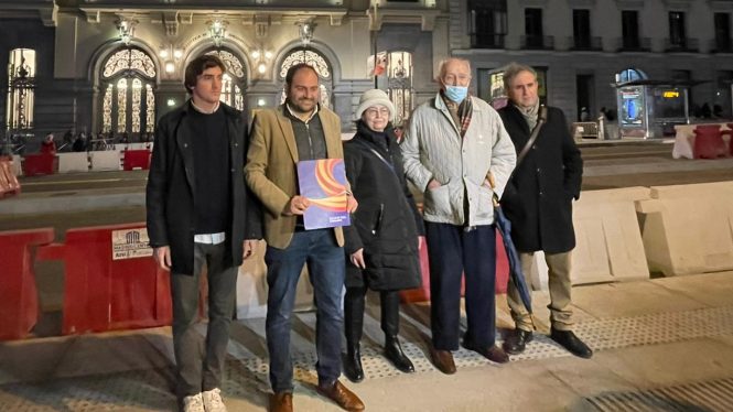 El constitucionalismo civil catalán lidera la defensa del castellano ante la pasividad del Gobierno