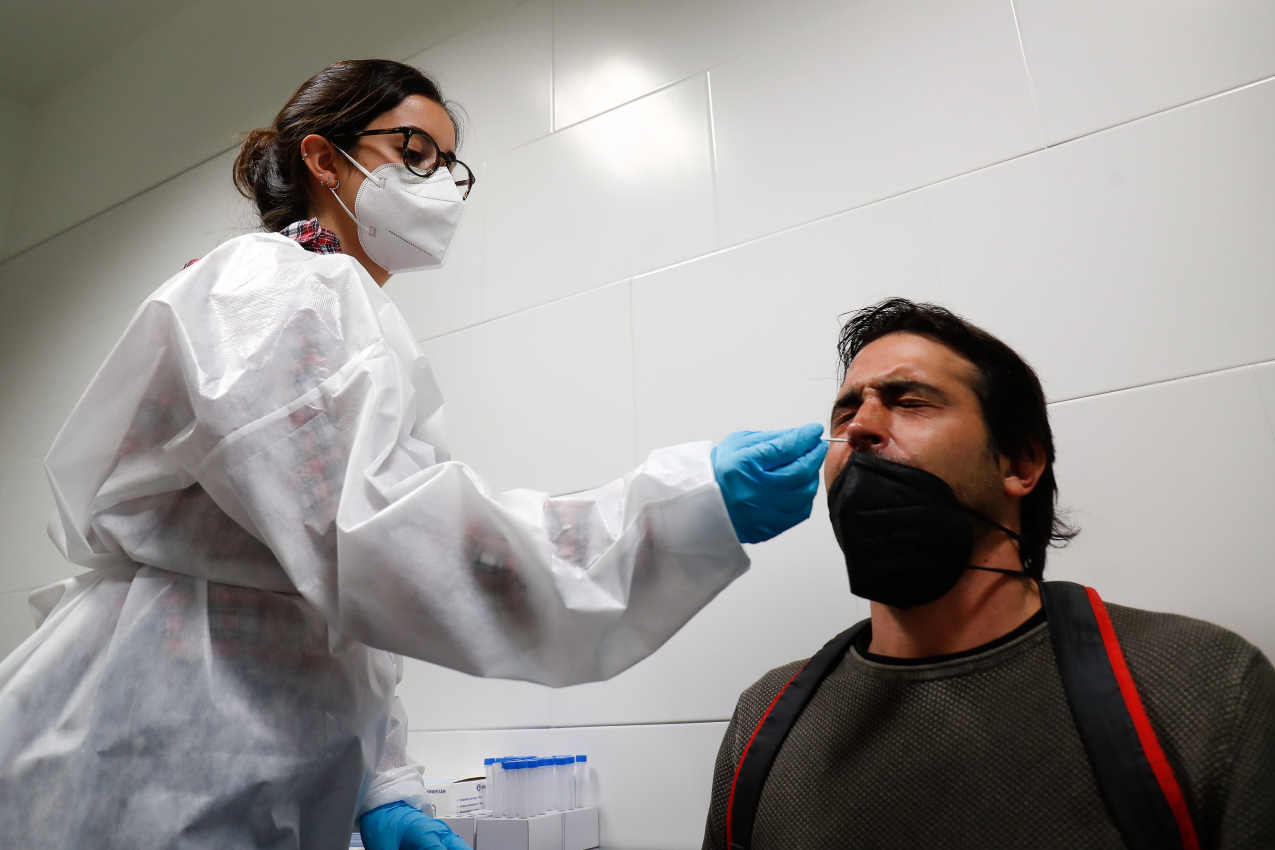 La incidencia en España alcanza el nivel de riesgo alto tras superarse los 300 casos