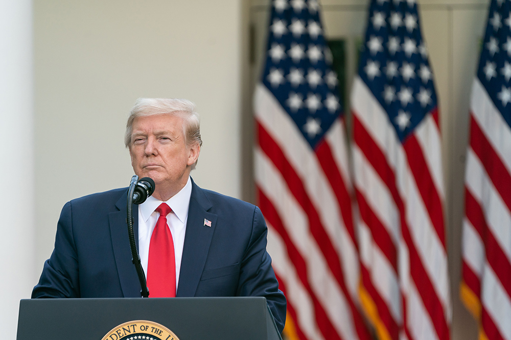 Trump recauda mil millones de dólares para crear su propia red social