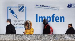 Alemania amplía las restricciones a los no inmunizados y valora imponer la vacuna