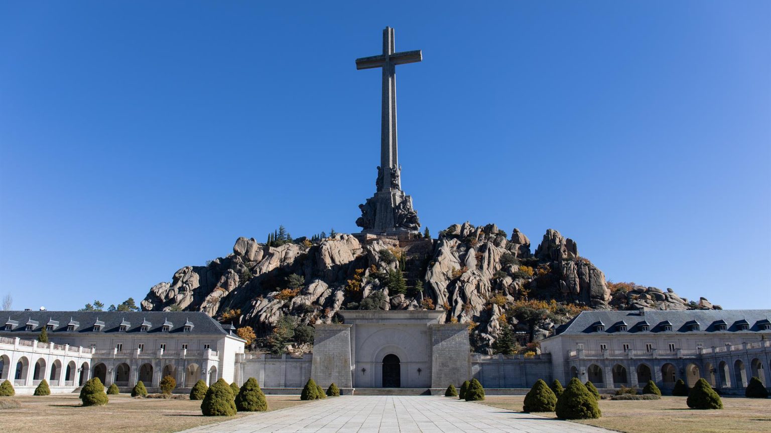 Demandan al ‘dos’ de Bolaños por comparar el Valle de los Caídos con los crematorios nazis