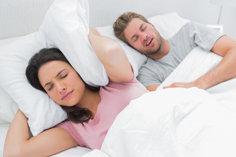 roncar dormir mal causas motivos evitar sueño