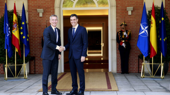 Sánchez reitera el compromiso de España con la OTAN en conversación con Stoltenberg y Von der Leyen