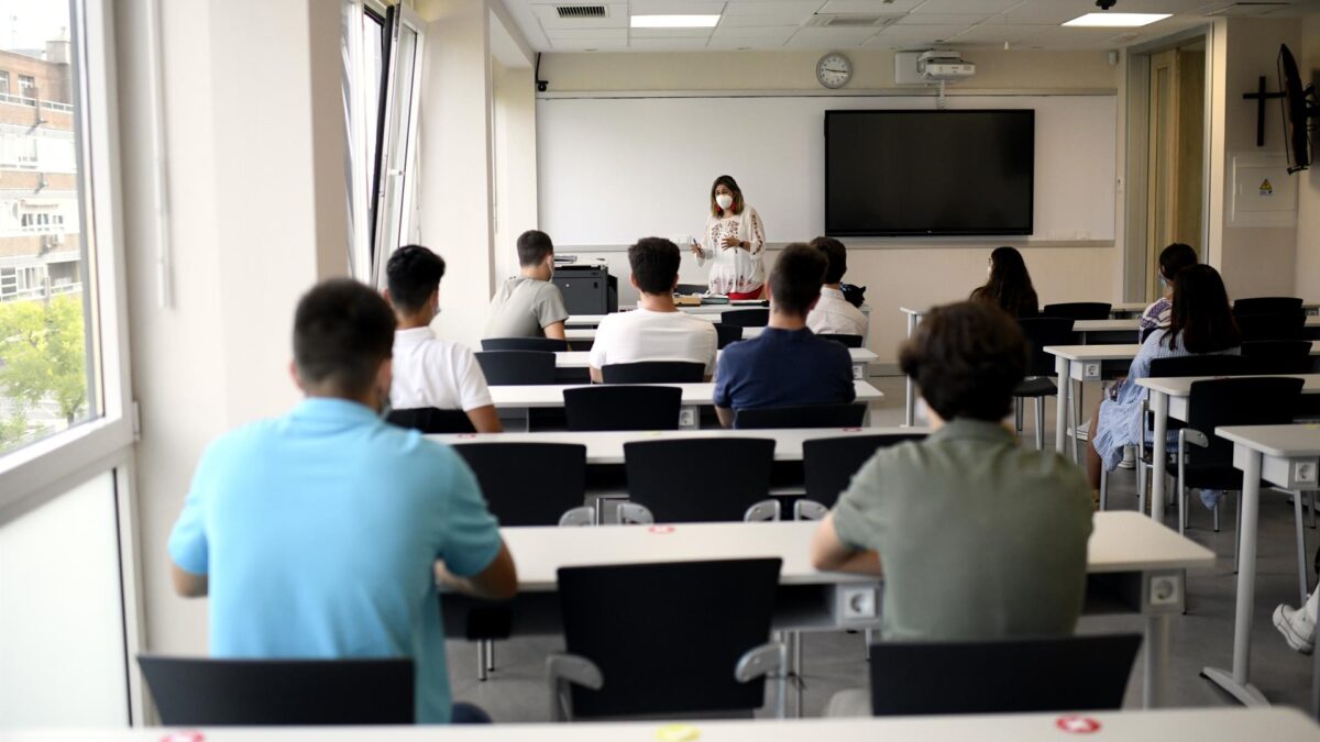 Un estudio concluye que no hay vínculo significativo entre la educación presencial y la incidencia de covid